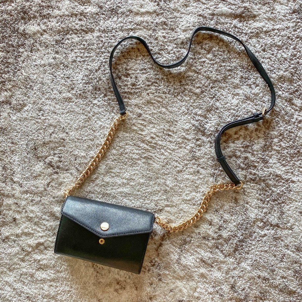 Michael Kors Crossbody Wallet on chain